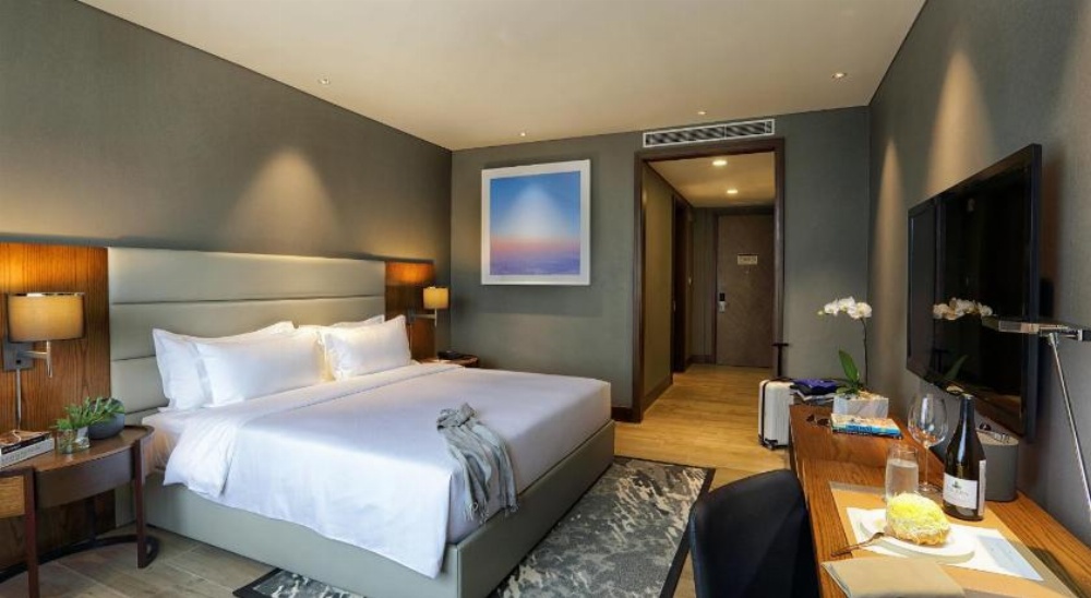 Makati Diamond Residences Main image